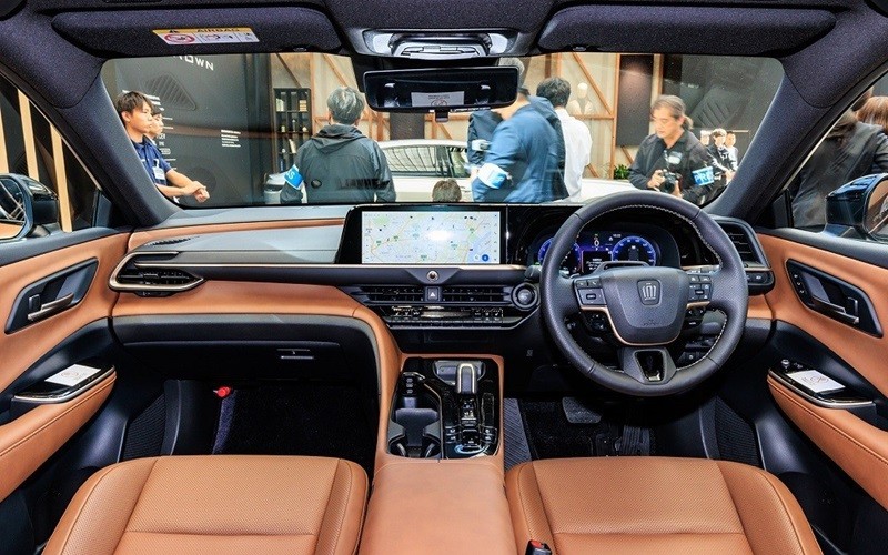 Cận cảnh Toyota Crown Estate 2024 vừa được ra mắt tại Nhật Bản Cận cảnh Toyota Crown Estate 2024 vừa được ra mắt tại Nhật Bản