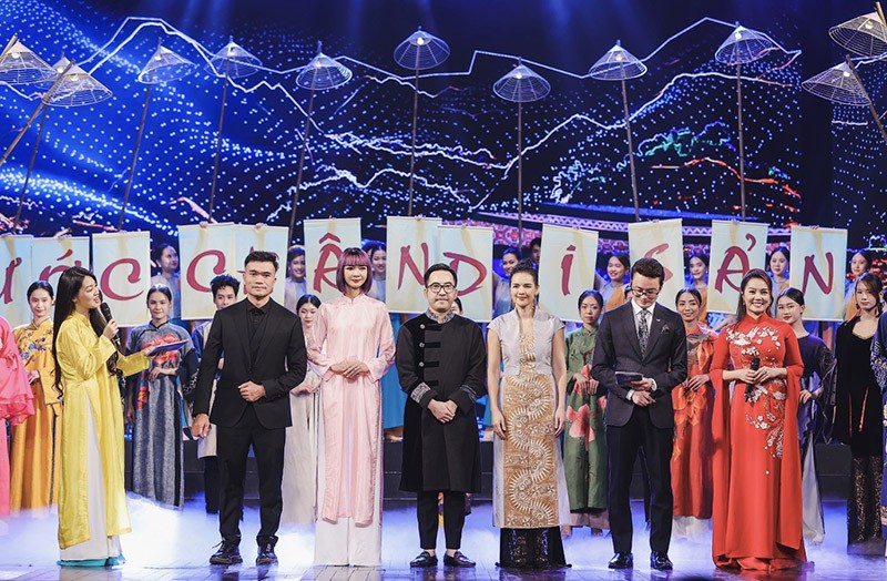 Fashion Show “Bước chân di sản” được vinh danh tại “Lễ trao giải thưởng toàn quốc về thông tin đối ngoại”.