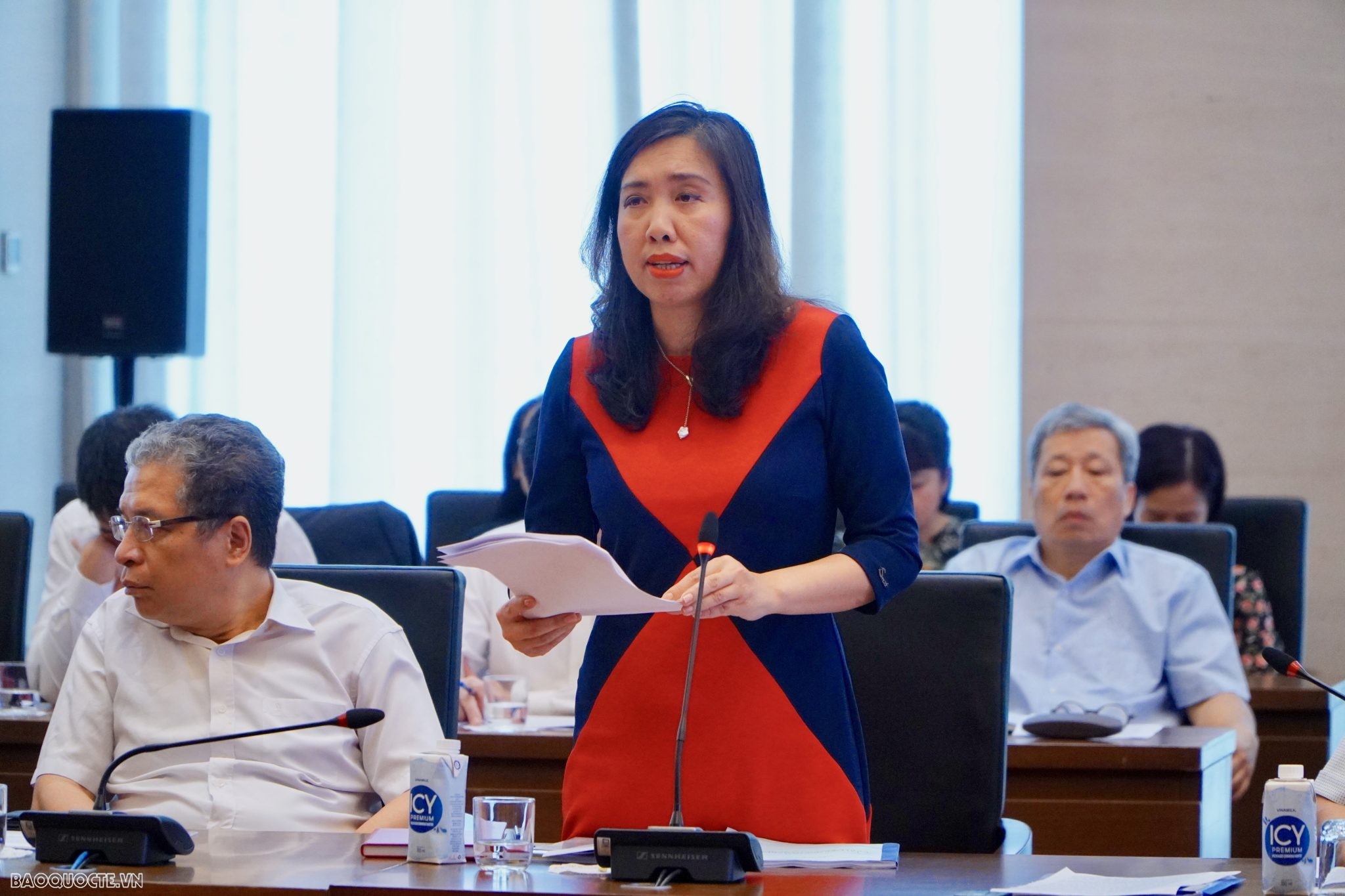 Bảo đảm cơ sở vật chất, chế độ đãi ngộ với cán bộ công tác tại cơ quan đại diện Việt Nam ở nước ngoài