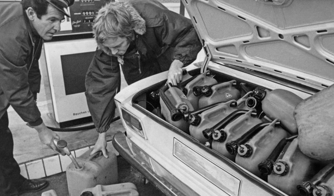 Khủng hoảng dầu mỏ kịch tính nhất thế kỷ XX từng diễn ra sau xung đột Trung Đông, giờ đây kịch bản có lặp lại? Khủng hoảng dầu mỏ kịch tính nhất thế kỷ XX từng diễn ra sau xung đột Trung Đông, giờ đây kịch bản có lặp lại?