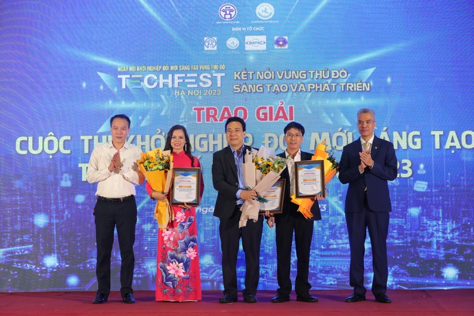 Trao giải cuộc thi Khởi nghiệp đổi mới sáng tạo Hà Nội năm 2023 Trao giải cuộc thi Khởi nghiệp đổi mới sáng tạo Hà Nội năm 2023