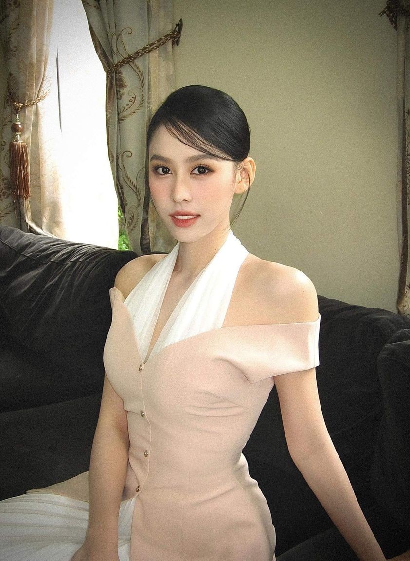 Á hậu Lê Nguyễn Ngọc Hằng dịu dàng, thanh lịch