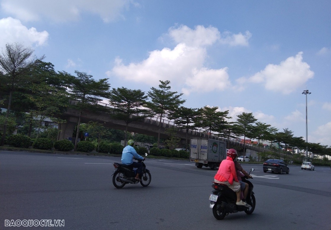 Dự báo thời tiết Hà Nội ngày 15/10: Nhiều mây, mưa vài nơi; trưa, chiều có nắng; đêm trời lạnh