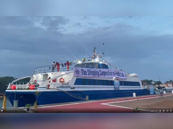 Phà cao tốc Cheriyapani có 50 hành khách, 12 thủy thủ đoàn và thuyền trưởng Biju George trên tàu. Phà cao tốc Cheriyapani có 50 hành khách, 12 thủy thủ đoàn và thuyền trưởng Biju George trên tàu.