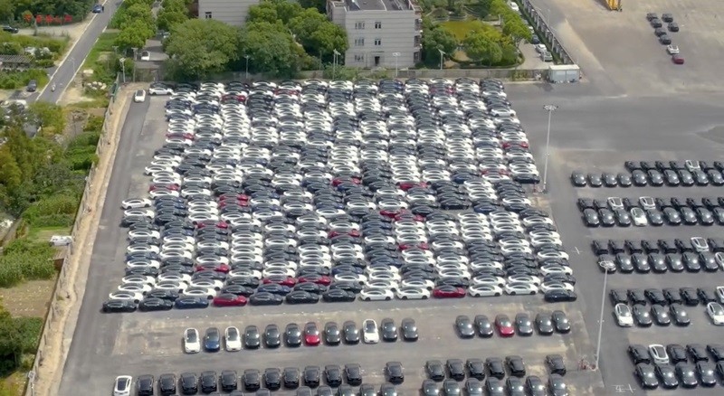 Hàng trăm chiếc Tesla Model 3 phiên bản 2024 vừa xuất xưởng từ nhà máy Tesla Giga Thượng Hải chuẩn bị được xuất khẩu sang châu Âu.