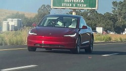Lộ diện hình ảnh Tesla Model 3 2024 tại Mỹ