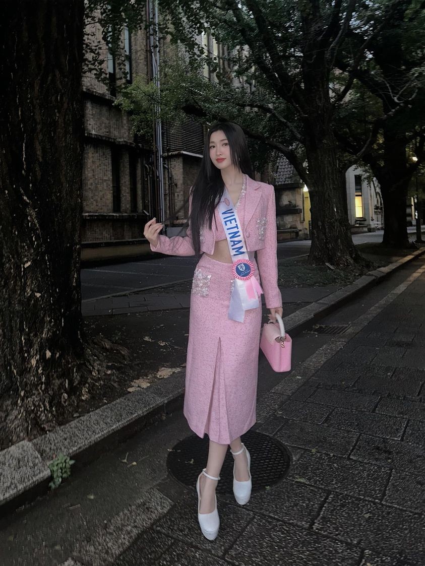 Á hậu Phương Nhi