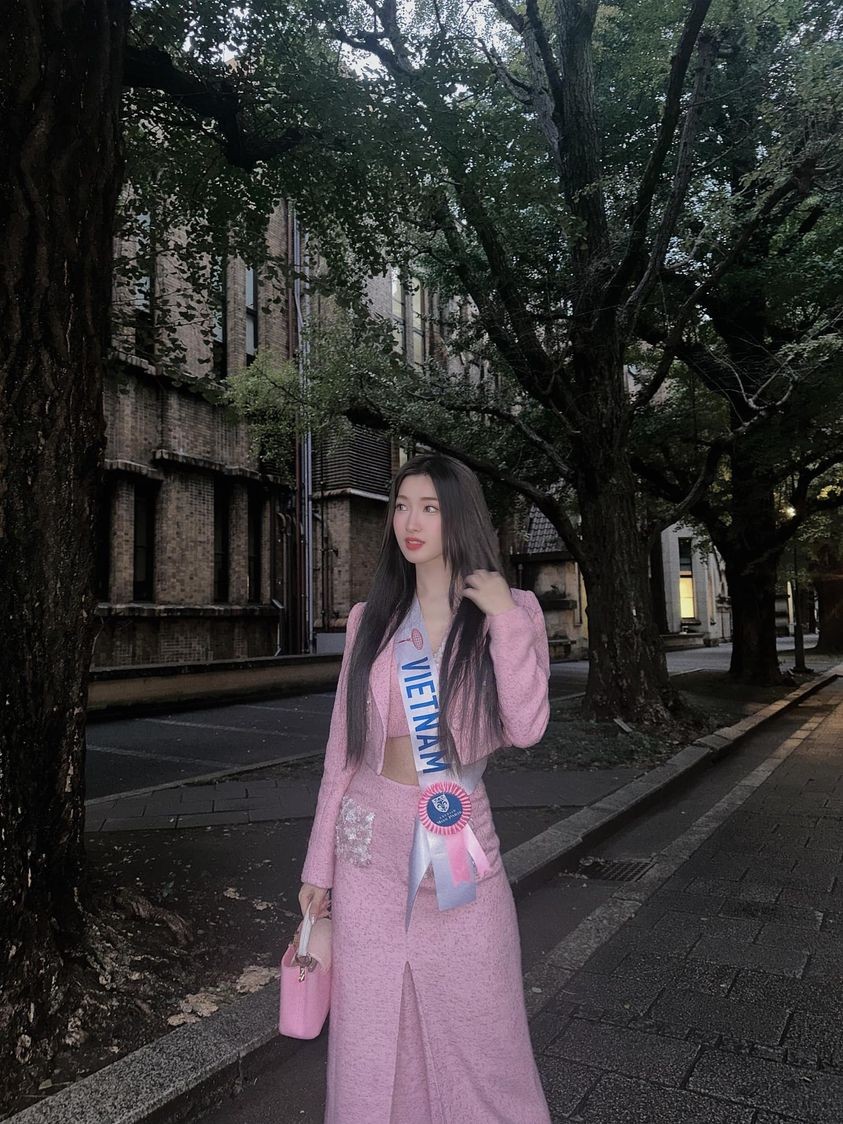 Á hậu Phương Nhi