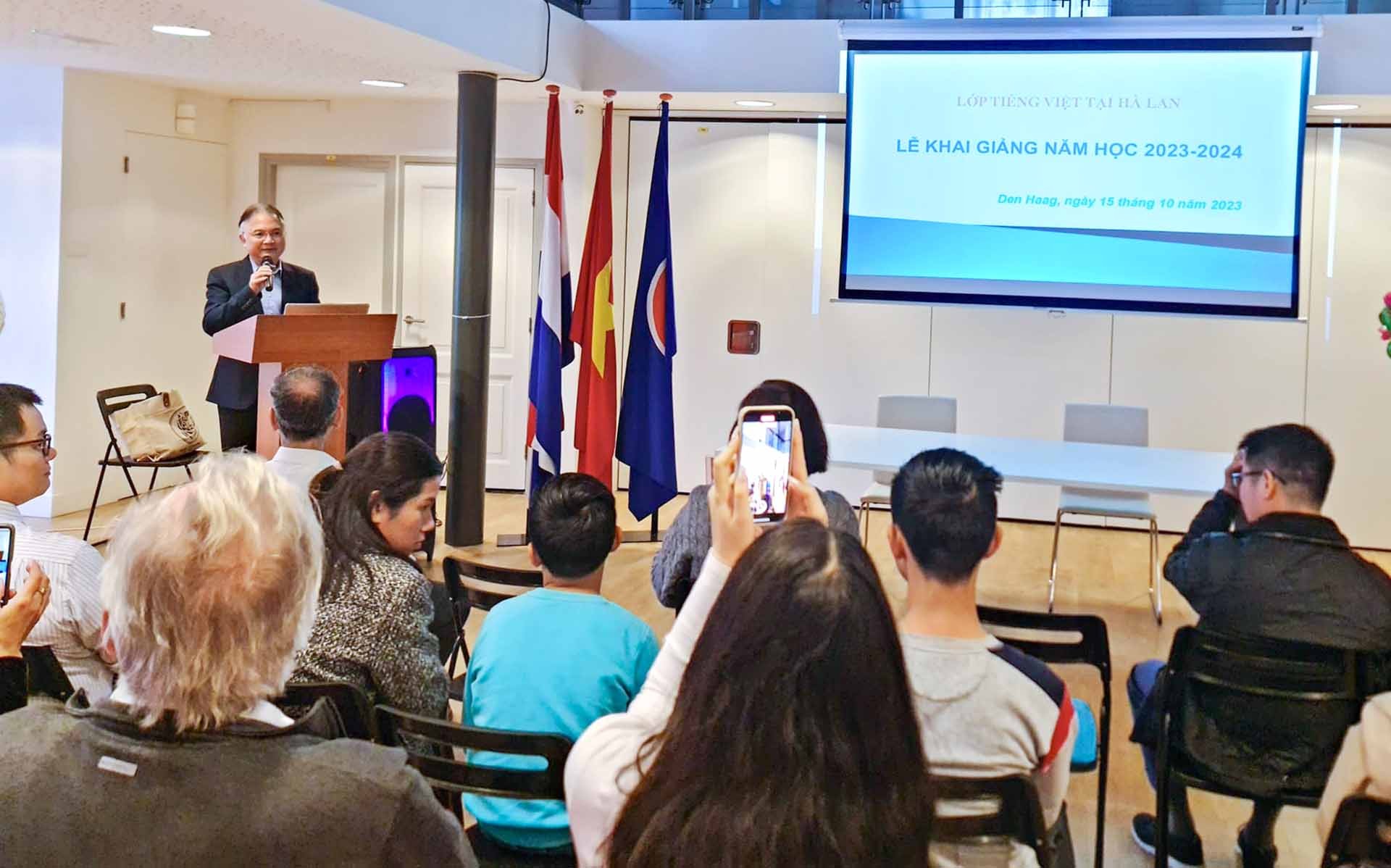 Đại sứ Ngô Hướng Nam phát biểu tại sự kiện. Đại sứ Ngô Hướng Nam phát biểu tại sự kiện.