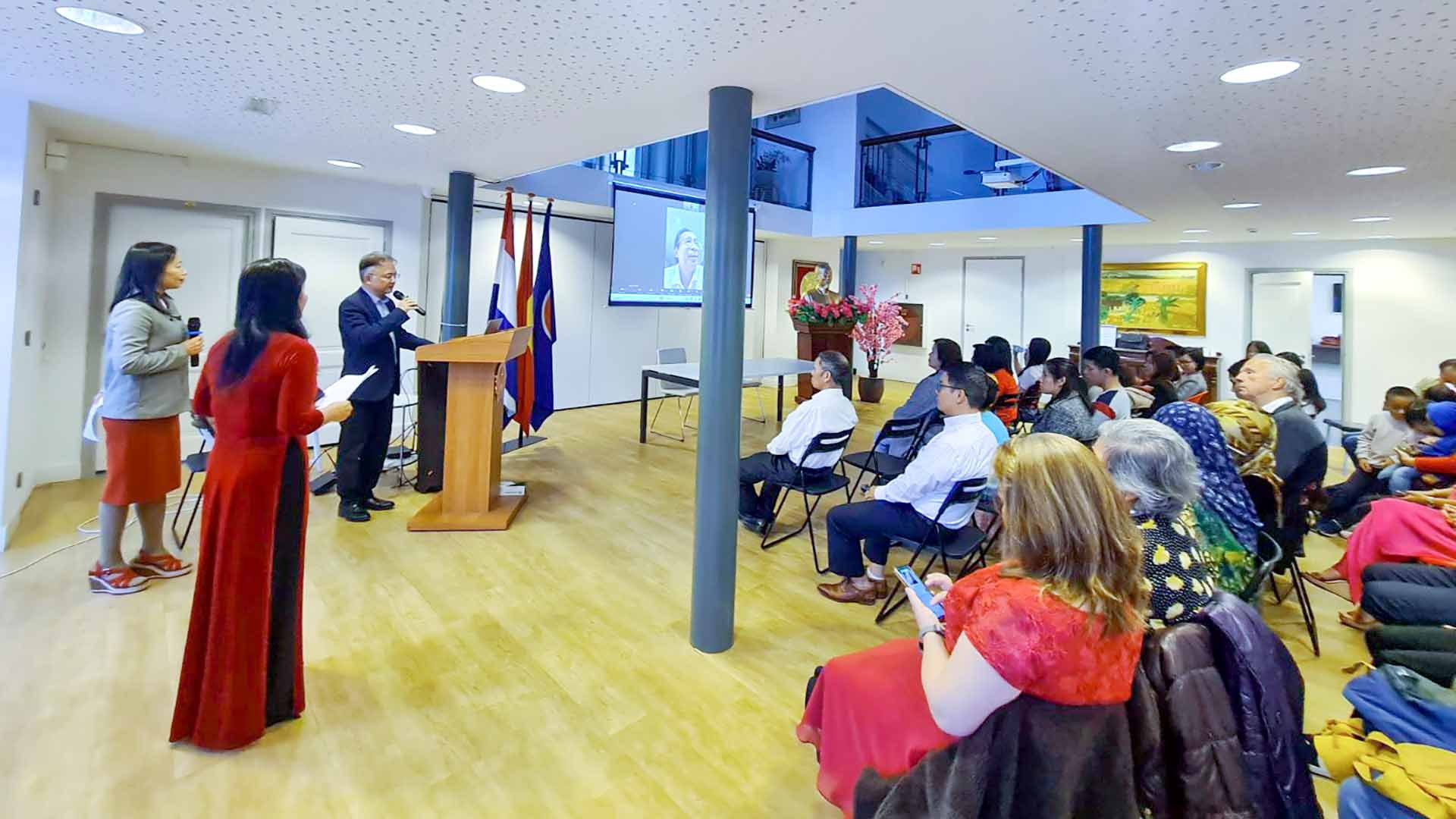 Khai giảng lớp tiếng Việt, năm học 2023-2024 tại Hà Lan Khai giảng lớp tiếng Việt năm học 2023-2024 tại Hà Lan