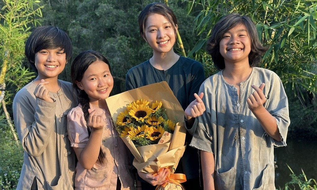 Vẻ đẹp trong sáng, ngọt ngào và gây thương nhớ của diễn viên Bích Ngọc trong phim Đất rừng phương Nam