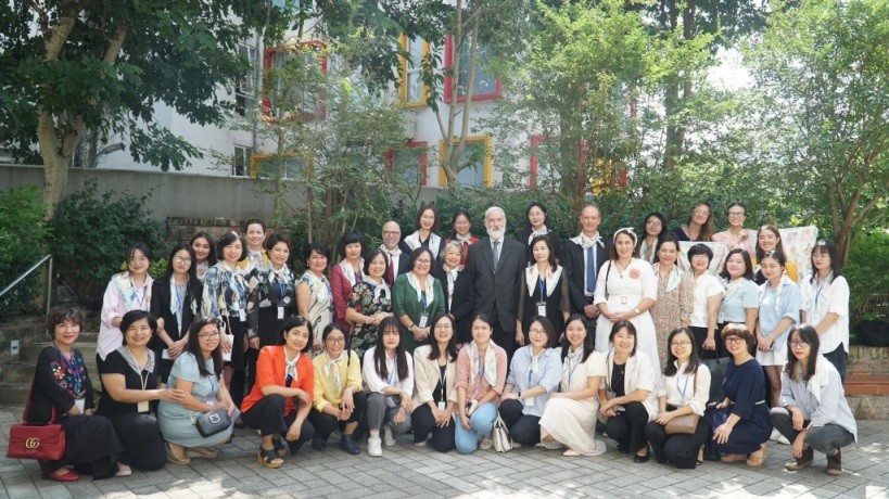 Tòa đàm Giới và báo chí Tòa đàm Giới và báo chí