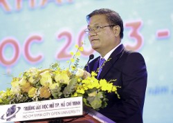 Hiệu trưởng trường đại học xin lỗi sinh viên vì thay đổi địa điểm học tập