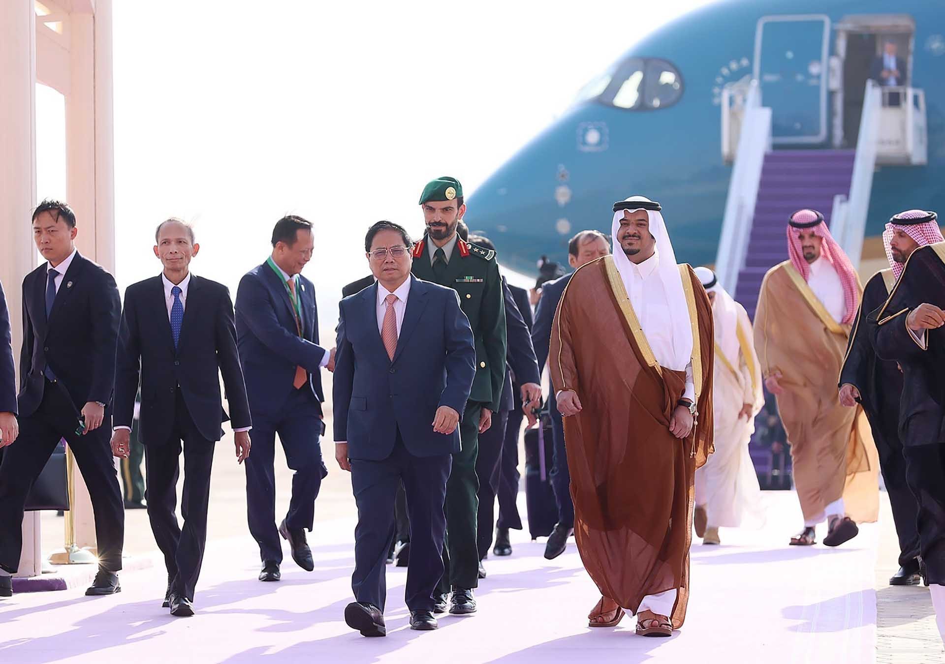 Thủ tướng tới thủ đô Riyadh, bắt đầu chuyến tham dự Hội nghị cấp cao ASEAN-GCC và thăm Saudi Arabia Thủ tướng tới thủ đô Riyadh, bắt đầu chuyến tham dự Hội nghị cấp cao ASEAN-GCC và thăm Saudi Arabia