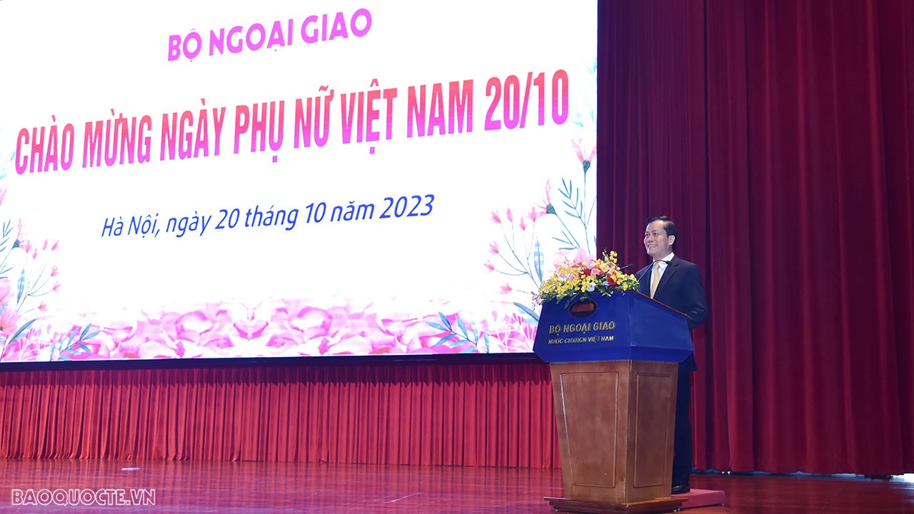 Cán bộ ngoại giao nữ luôn bản lĩnh và ý chí, nghị lực và sáng tạo, sự bao dung và lòng nhân ái