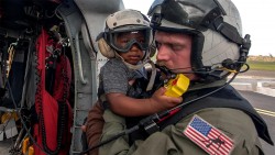 Bảo vệ trẻ em trước thế giới đầy biến động