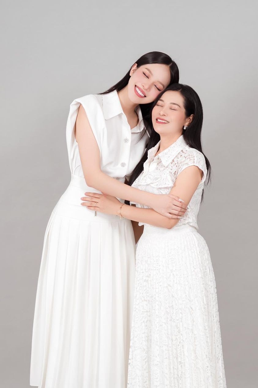 Sao Việt đón 20/10 thế nào?