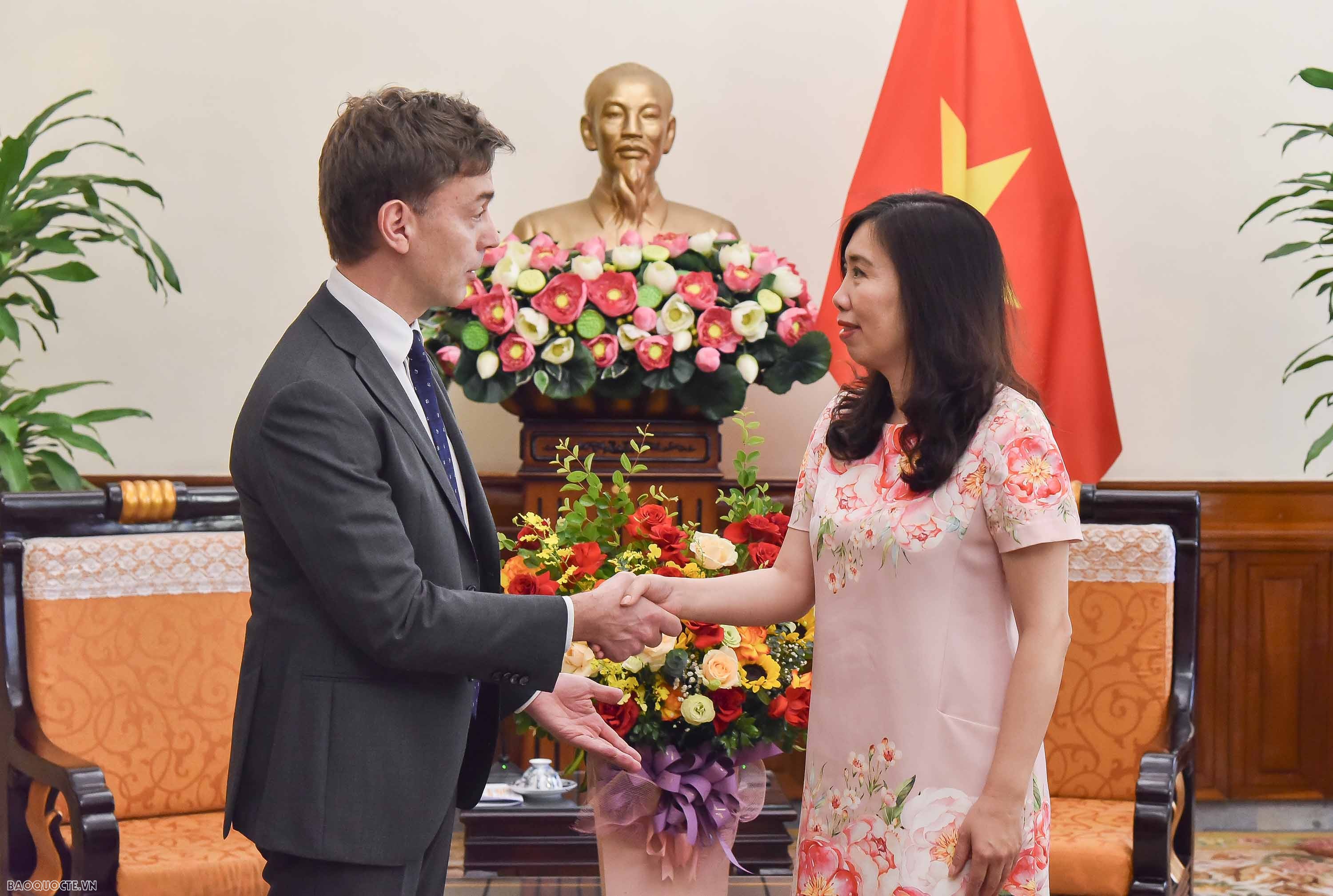 EU ủng hộ các nước thành viên sớm hoàn tất phê chuẩn Hiệp định EVFTA EU ủng hộ các nước thành viên sớm hoàn tất phê chuẩn Hiệp định EVIPA