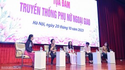 Cán bộ ngoại giao nữ tận dụng ‘ưu thế’ để trở thành ‘phái mạnh’ trong công tác