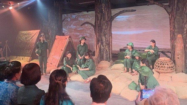 Khán giả thủ đô xúc động với chương trình trải nghiệm đặc biệt 'Huyền thoại tuổi thanh xuân’