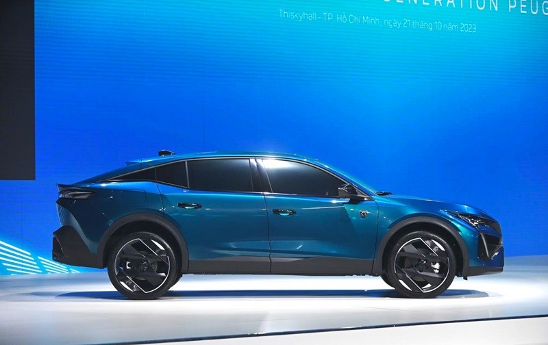 Cận cảnh Peugeot 408 2023 vừa ra mắt tại Việt Nam Cận cảnh Peugeot 408 2023 vừa ra mắt tại Việt Nam