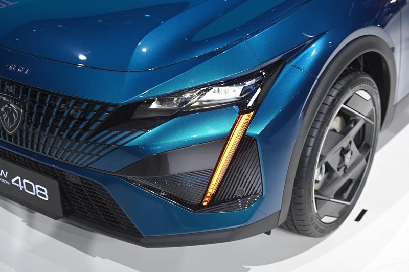 Cận cảnh Peugeot 408 2023 vừa ra mắt tại Việt Nam Cận cảnh Peugeot 408 2023 vừa ra mắt tại Việt Nam
