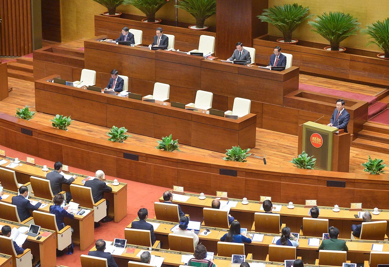 Quốc hội sẽ xem xét thông qua 9 dự án luật, cho ý kiến đối với 8 dự án luật khác Quốc hội sẽ xem xét thông qua 9 dự án luật, cho ý kiến đối với 8 dự án luật khác