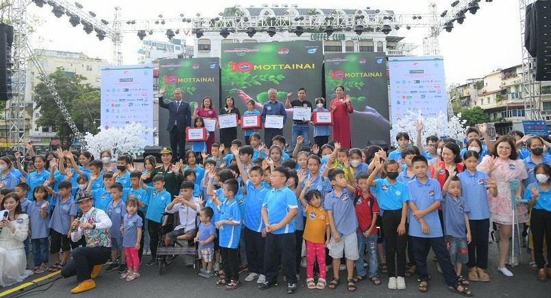 Chương trình thiện nguyện Mottainai tặng học bổng cho 281 trẻ em có hoàn cảnh khó khăn Chương trình thiện nguyện Mottainai tặng học bổng cho 281 trẻ em có hoàn cảnh khó khăn