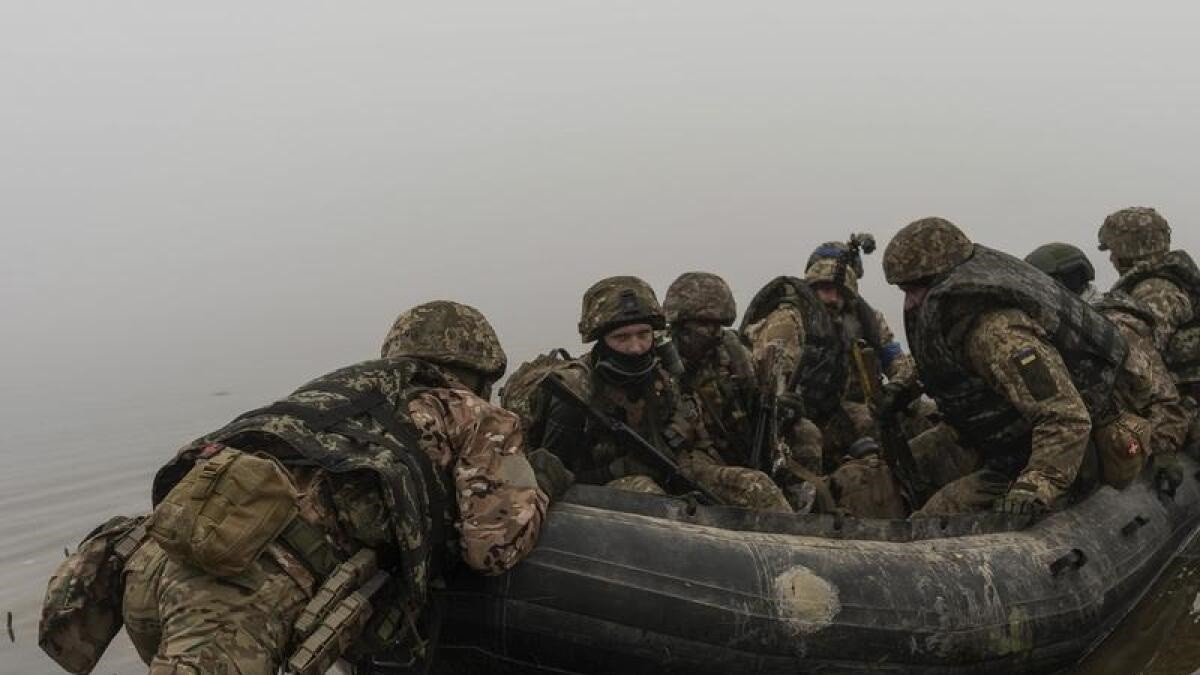 (10.23) Nga và phương Tây đưa ra thông tin trái ngược nhau về nỗ lực vượt sông Dnipro của Ukraine. (Nguồn: AP) (10.23) Nga và phương Tây đưa ra thông tin trái ngược nhau về nỗ lực vượt sông Dnipro của Ukraine. (Nguồn: AP)