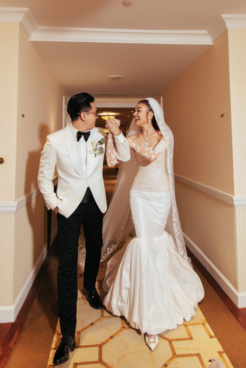 Ngắm ảnh cưới lung linh của siêu mẫu Thanh Hằng Ngắm ảnh cưới lung linh của siêu mẫu Thanh Hằng