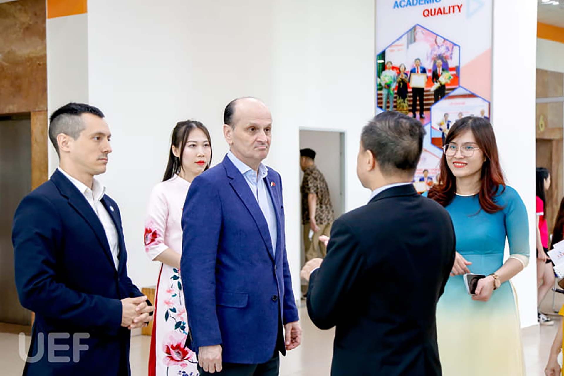 Trường Đại học Kinh tế - Tài chính TP. Hồ Chí Minh đón và tiếp Đại sứ Argentina tại Việt NamLuis Pablo María Beltramino đến làm việc về cơ hội hợp tác với các trường đại học ở Argentina, ngày 1/6/2023. Trường Đại học Kinh tế - Tài chính TP. Hồ Chí Minh đón và tiếp Đại sứ Argentina tại Việt NamLuis Pablo María Beltramino đến làm việc về cơ hội hợp tác với các trường đại học ở Argentina, ngày 1/6/2023.