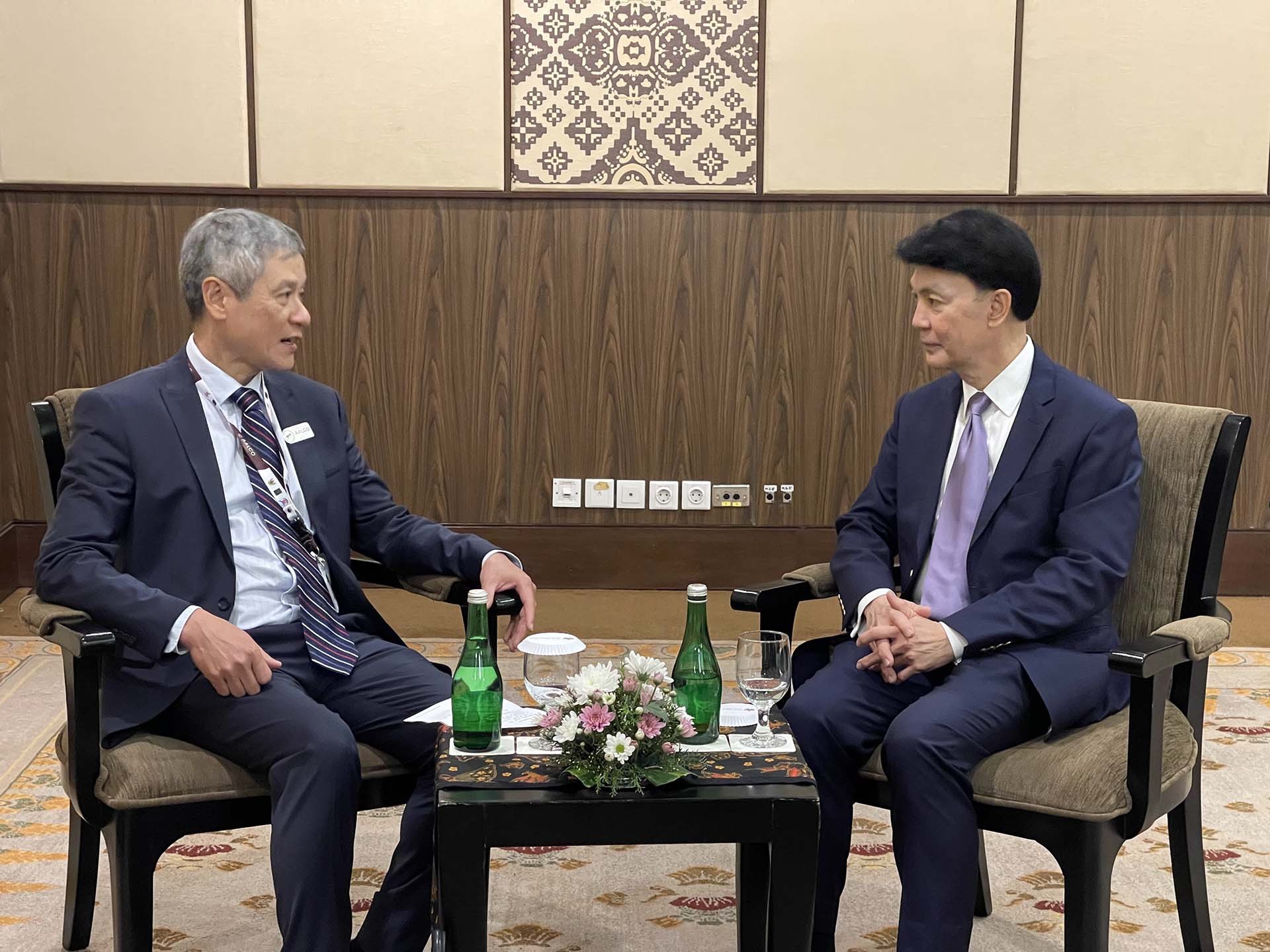 Trợ lý Bộ trưởng Nguyễn Minh Vũ tiếp Tiến sỹ Kamalinne Pinitpuvadol, Tổng thư ký AALCO.