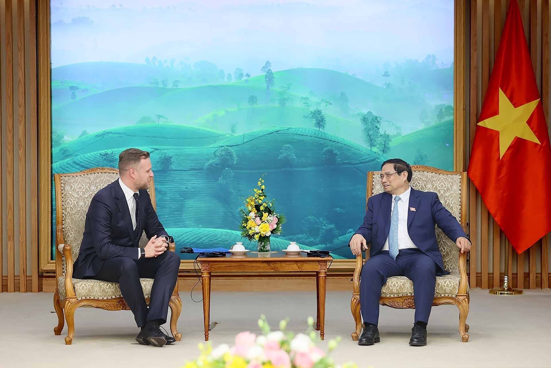 Thủ tướng Phạm Minh Chính tiếp Bộ trưởng Ngoại giao Cộng hòa Lithuania Gabrielius Landsbergis. (Nguồn: TTXVN) Thủ tướng Phạm Minh Chính tiếp Bộ trưởng Ngoại giao Cộng hòa Lithuania Gabrielius Landsbergis. (Nguồn: TTXVN)