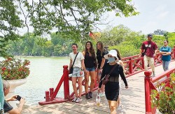 Bức tranh sáng của du lịch Hà Nội