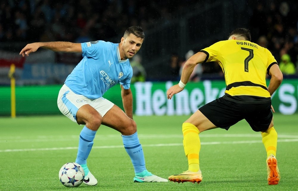 Vòng bảng Champions League 2023/24: Erling Haaland lập cú đúp, Man City thắng trận thứ ba liên tiếp Vòng bảng Champions League 2023/24: Erling Haaland lập cú đúp, Man City thắng trận thứ ba liên tiếp