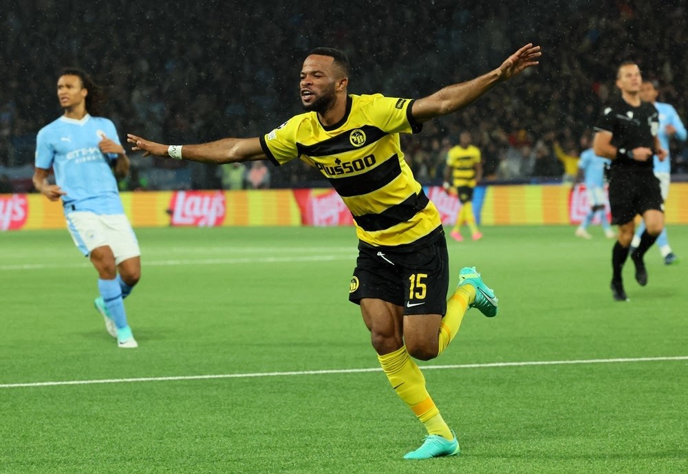 Vòng bảng Champions League 2023/24: Erling Haaland lập cú đúp, Man City thắng trận thứ ba liên tiếp Vòng bảng Champions League 2023/24: Erling Haaland lập cú đúp, Man City thắng trận thứ ba liên tiếp