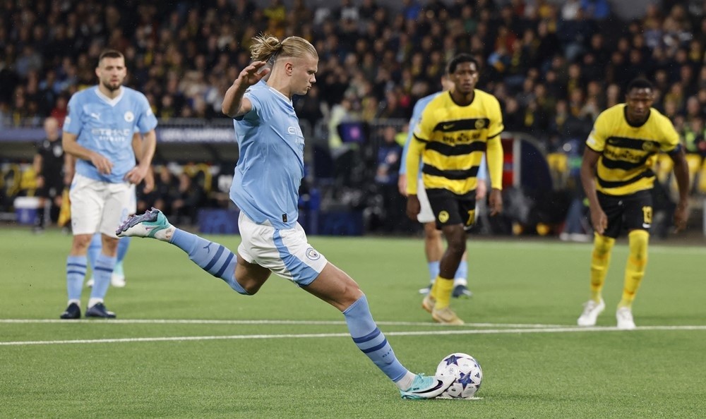Vòng bảng Champions League 2023/24: Erling Haaland lập cú đúp, Man City thắng trận thứ ba liên tiếp Vòng bảng Champions League 2023/24: Erling Haaland lập cú đúp, Man City thắng trận thứ ba liên tiếp