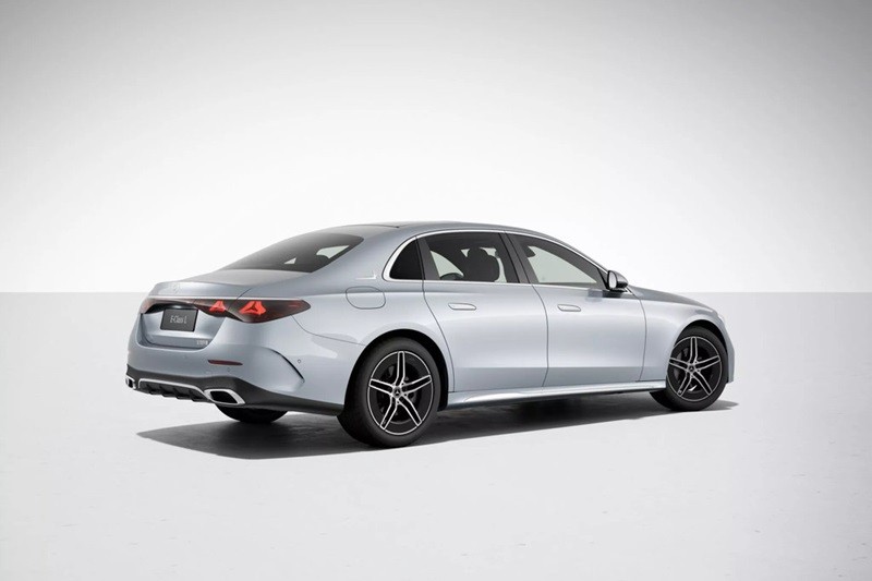 Cận cảnh Mercedes E-Class L 2024 dành riêng cho thị trường Trung Quốc Cận cảnh Mercedes E-Class L 2024 dành riêng cho thị trường Trung Quốc