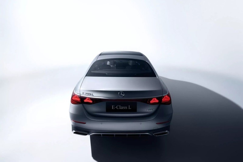 Cận cảnh Mercedes E-Class L 2024 dành riêng cho thị trường Trung Quốc Cận cảnh Mercedes E-Class L 2024 dành riêng cho thị trường Trung Quốc
