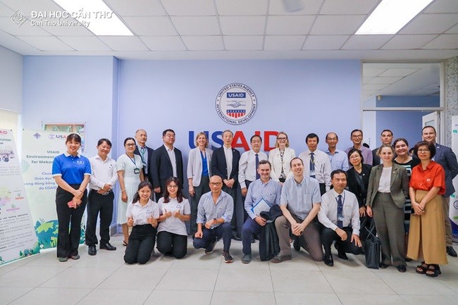 Các Tổng Lãnh sự tại TP. Hồ Chí Minh ủng hộ sự phát triển của Đồng bằng sông Cửu Long Các Tổng Lãnh sự tại TP. Hồ Chí Minh ủng hộ sự phát triển của Đồng bằng sông Cửu Long