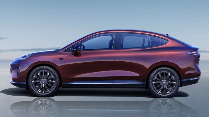 Cận cảnh xe ô tô điện Trung Quốc Aion Hyper HT với thiết kế cửa cánh chim độc đáo