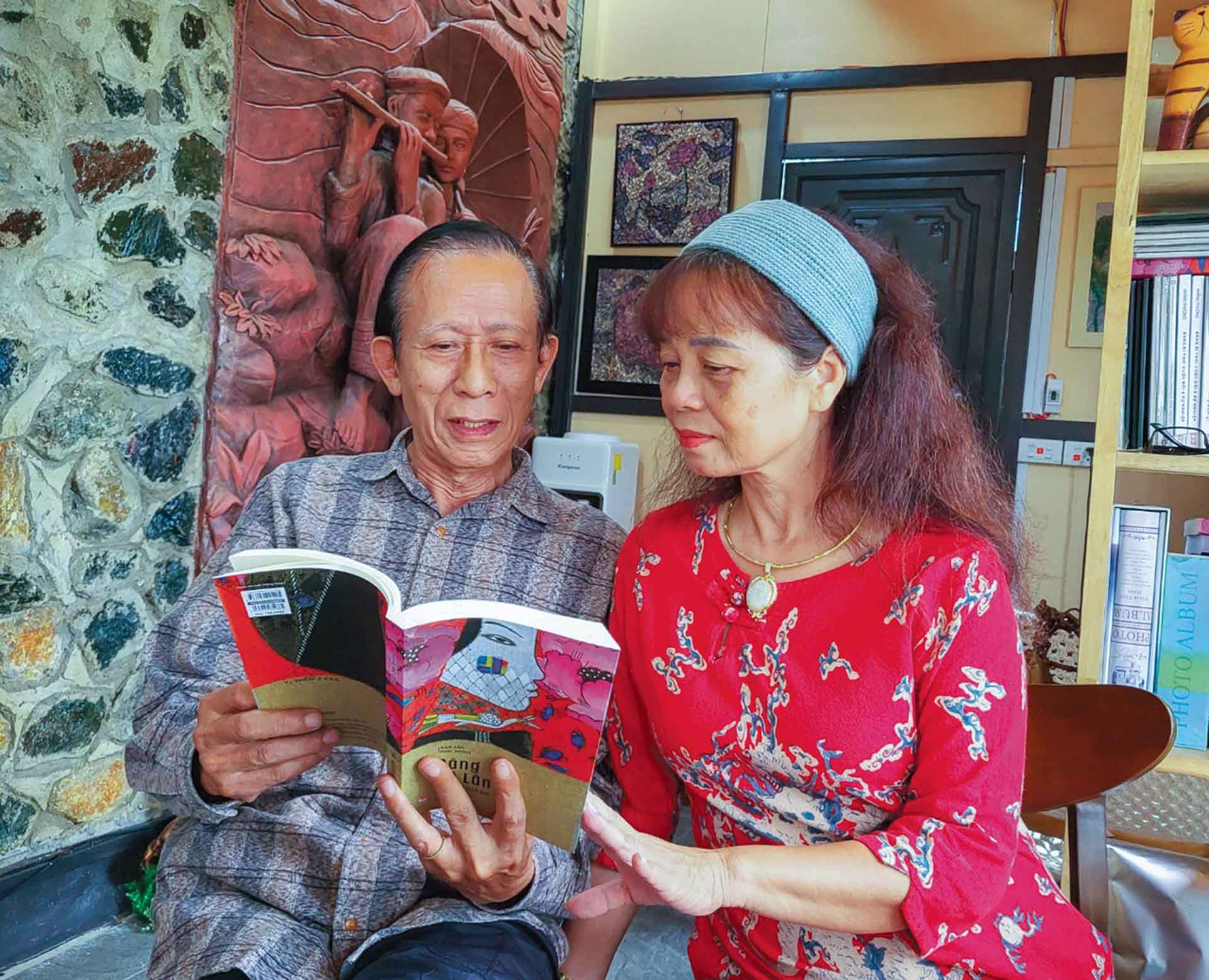 Vợ chồng Văn Báu - Ái Thơ. (Ảnh: MH) Vợ chồng Văn Báu - Ái Thơ. (Ảnh: MH)