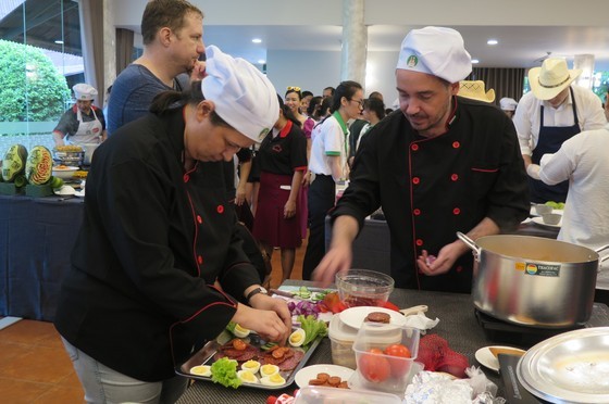 Tăng cường giao lưu văn hóa giữa các cơ quan lãnh sự và cơ quan đối ngoại ở phía Nam