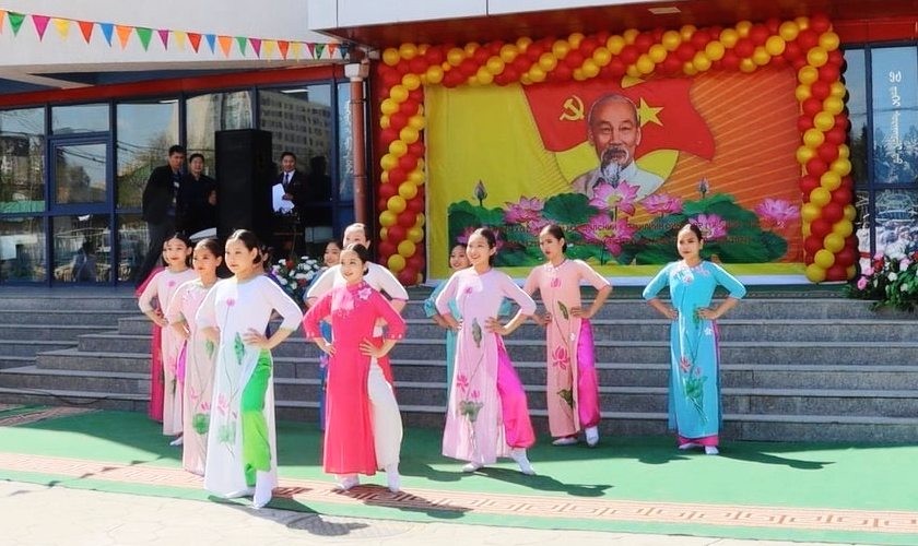 Nghe vị Đại sứ trẻ kể về ngôi trường mang tên Bác Hồ giữa lòng Thủ đô Mông Cổ