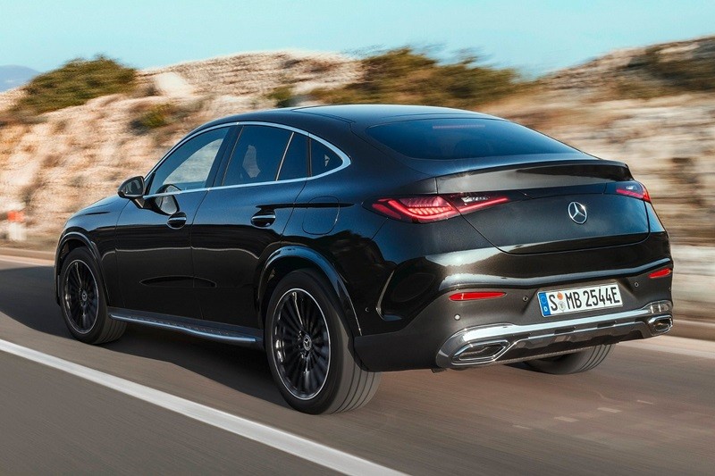 Mercedes-Benz GLC Coupe 2024 mới ra mắt tại Mỹ có giá 57.000 USD