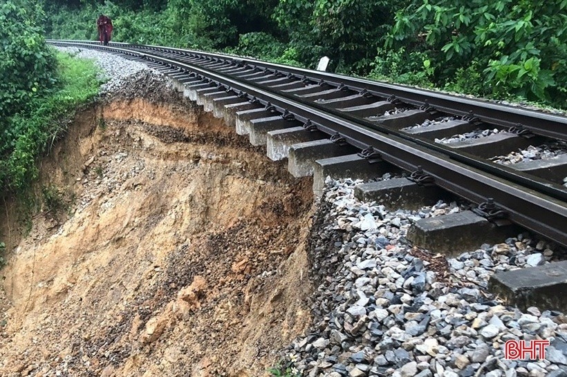 Tình hình mưa lũ ở Hà Tĩnh: Nhiều địa phương thiệt hại nặng nề Tình hình mưa lũ ở Hà Tĩnh: Nhiều địa phương thiệt hại nặng nề