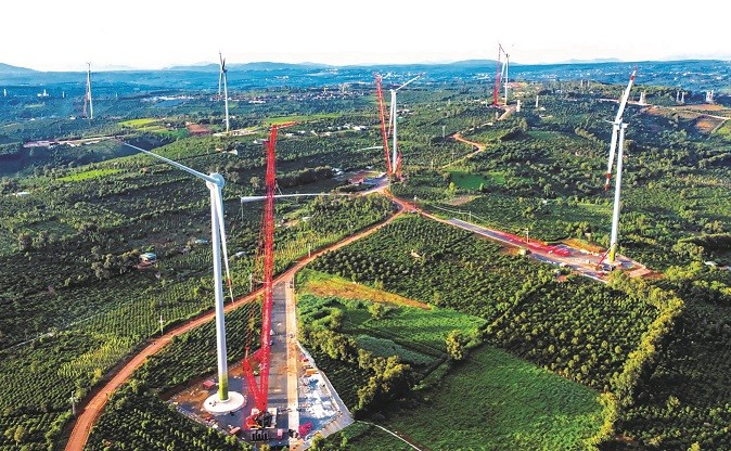 Đắk Lắk có tiềm năng lớn để phát triển năng lượng mặt trời, điện gió. Đắk Lắk có tiềm năng lớn để phát triển năng lượng mặt trời, điện gió.