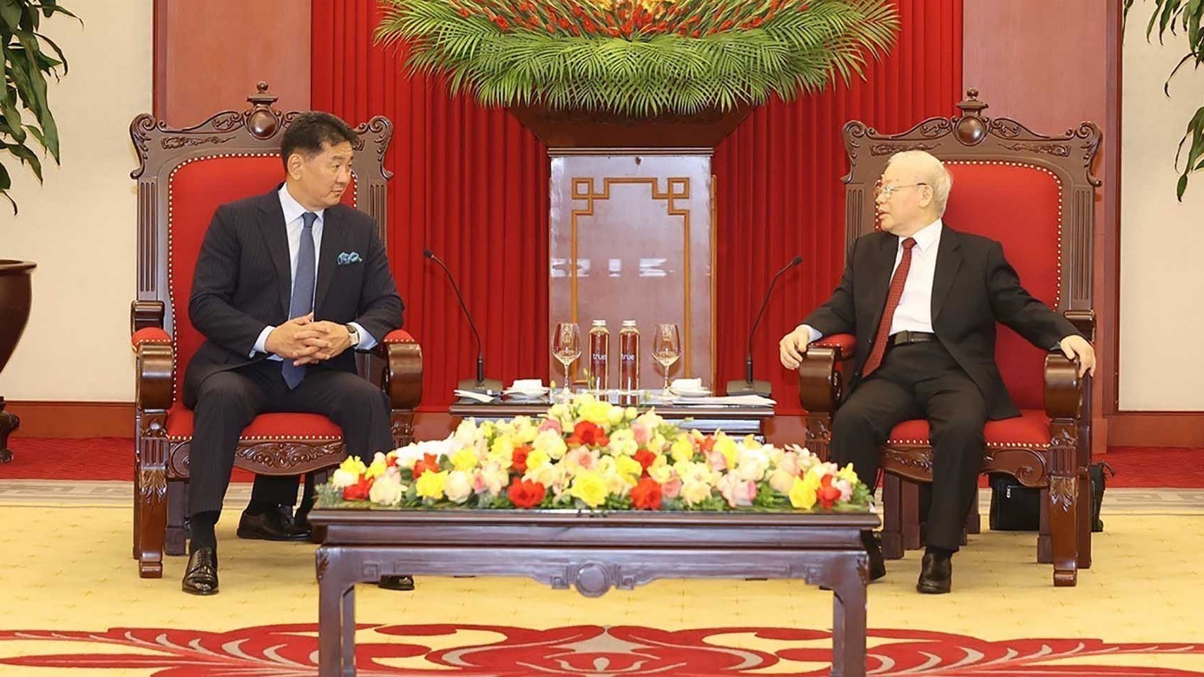 tong bi thu nguyen phu trong tiep tong thong mong co ukhnaagiin khurelsukh