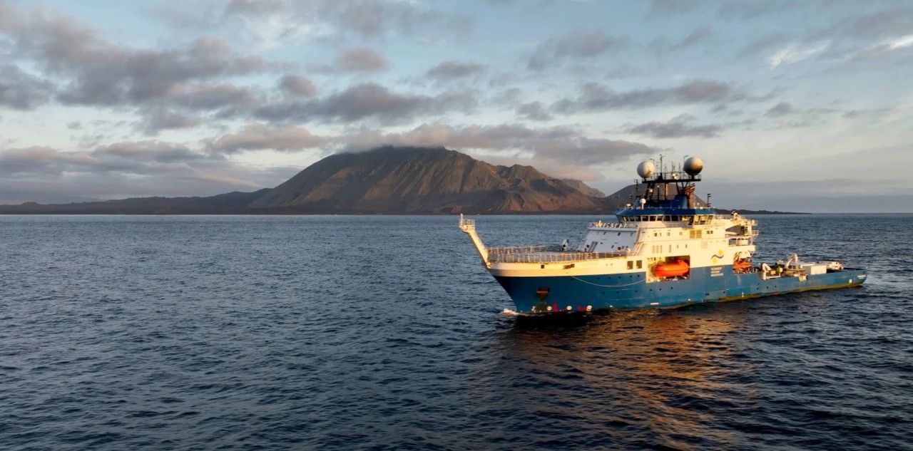 Ngắm nhìn vẻ đẹp kỳ diệu của 2 rạn san hô biển sâu mới được tìm thấy ngoài khơi quần đảo Galapagos Ngắm nhìn vẻ đẹp kỳ diệu của 2 rạn san hô biển sâu mới được tìm thấy ngoài khơi quần đảo Galapagos