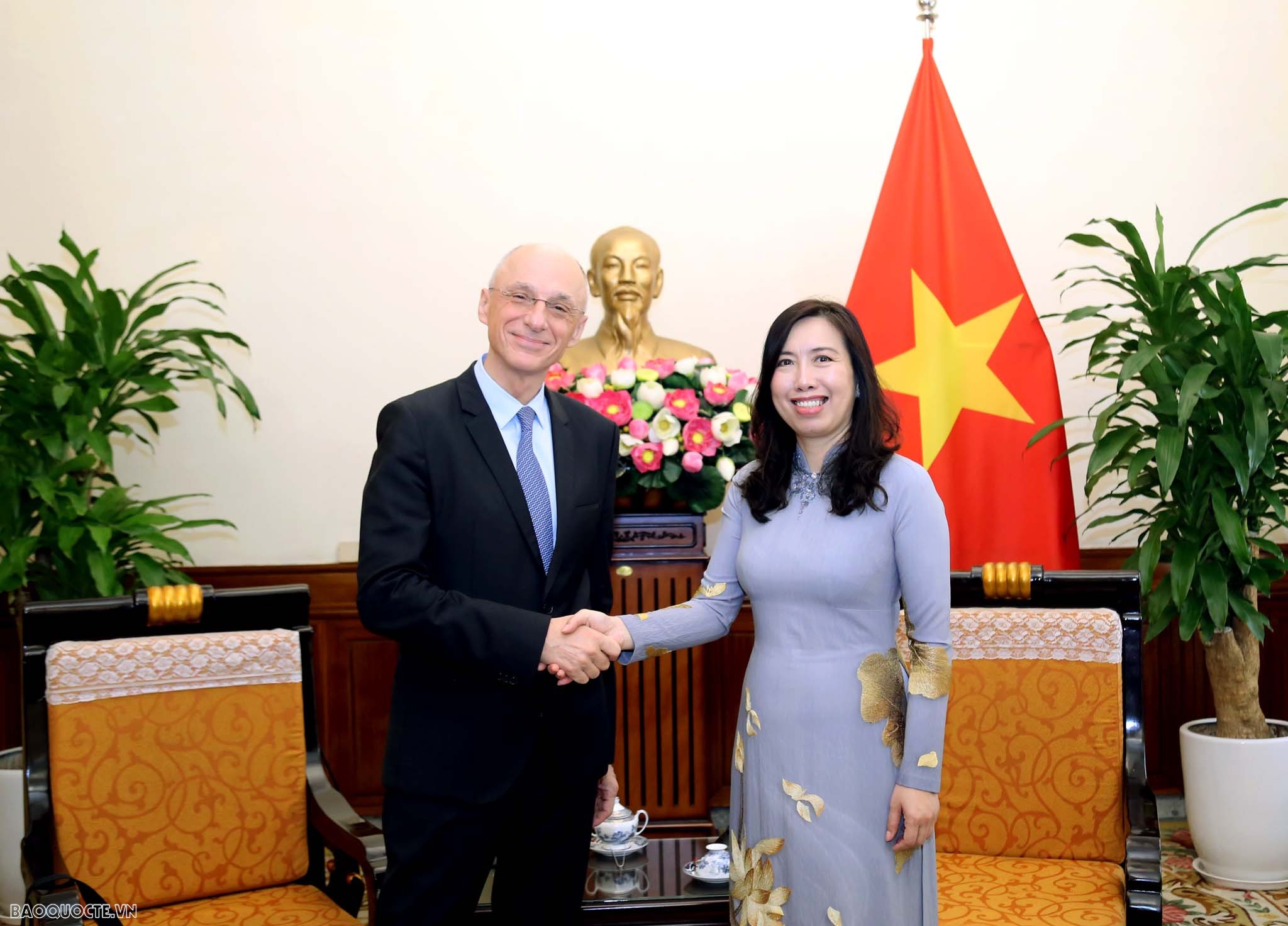 Thứ trưởng Ngoại giao Lê Thị Thu Hằng tiếp Đại sứ Croatia